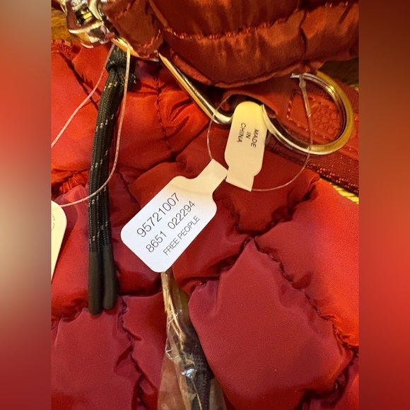 ♥️💖 SOUR CHERRY FP Movement Quilted Carryall NO LONGER AVAILABLE Dark Red NWT - Picture 11 of 14